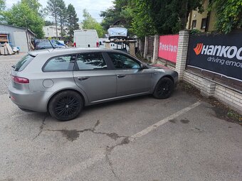 Alfa Romeo 159 1.9 JTD 88 kW r.v.2010 - 3