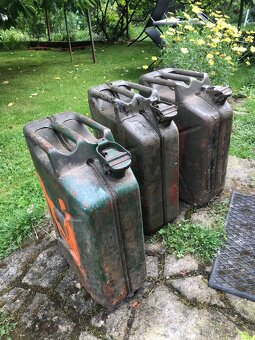 3x Plechový kanystr - 3