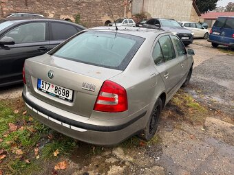 Dily Skoda Octavia 2 motor 1.6 BXE dveře víko sedan Airbagov - 3
