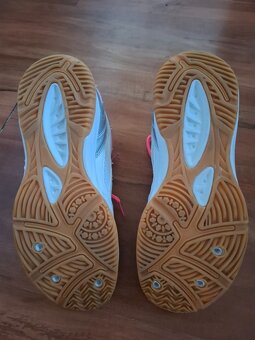 Dívčí sálová obuv, kotníková, vel. 38, zn. Lotto - 3