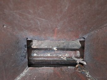 Kombinovaný štěpkovač, drtič větví, špalíčkovač - 3