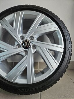 Orig. VW Golf VIII Zimní Pirelli 225/40/18 - Zánovní - 3