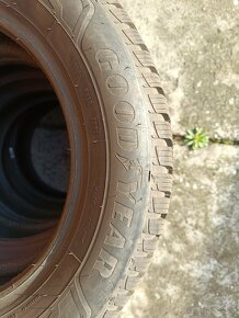 Zimní pneu Goodyear Ultragrip 9+ 195/65 R15 91H 4ks - 3