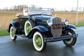 1931 Ford Model A Roadster DeLuxe - 3
