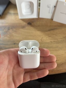 AirPods 2 s Lightning nabíjecím pouzdrem - 3