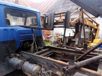 Smykový nakladač UNC 061, včetně podkopu a vidlí - 3