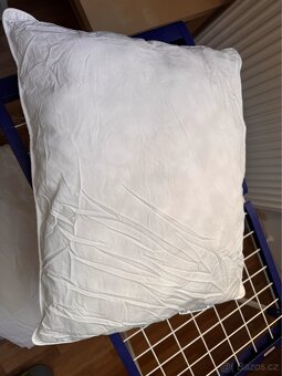 Deka a polštář z IKEA - 3