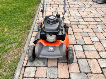 Travní benzínová sekačka Husqvarna - 3