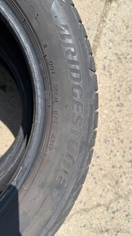 Prodám 2x letní pneu Bridgestone Turanza 215/55 R17 94V - 3
