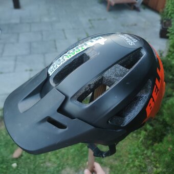 Pěkná MTB Přilba BELL na horské/enduro kolo - 3