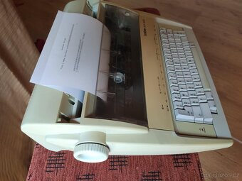 Prodám elektrický psací stroj Brother AX-410 - 3