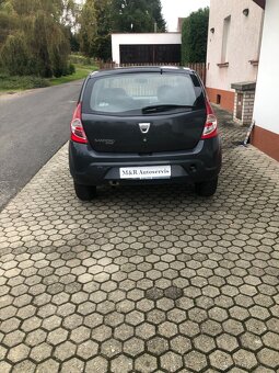 Dacia Sandero rok 2010 - 3
