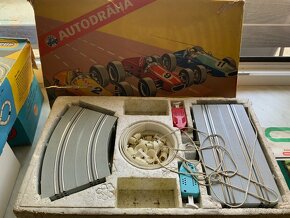 Prodám autodráhu ITES, včetně 6 autíček - 3