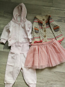 Balík oblečení pro holčičku od velikosti 62 do 6-9 měsíců. - 3