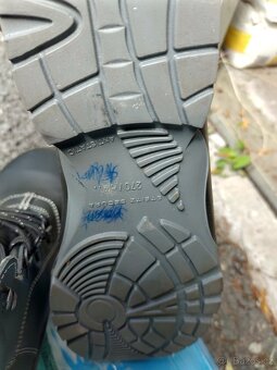 Nové, nepoužité pracovní/turistické boty, vel. 43, 270 cm - 3