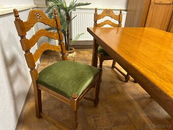 Rustikální jídelní set. Rozkládací stůl + 4 židle. - 3