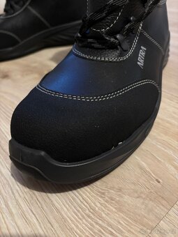 Prodám zimní pracovní / outdoorovou obuv ARTRA - 3