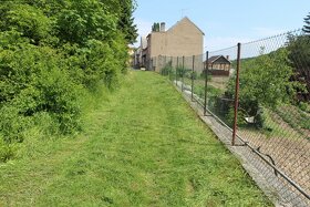 Sečení trávy křovinořezem a sekačkou - Rakovník. - 3