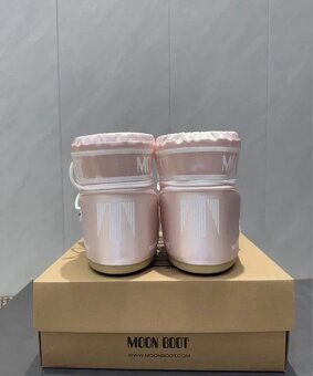 moon boot - 3