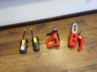 Pila, vrtačka, vysílačky. - 3