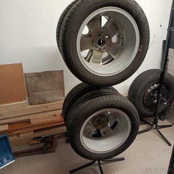 3 ks stojan na pneumatiky - 3