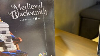 LEGO 21325 - Středověká kovárna - 3