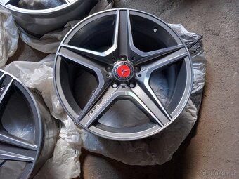 Originalni disky na Mercedes C 63 w204...18" - 3