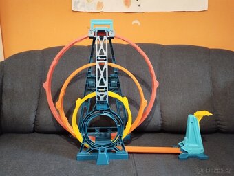 Hot Wheels track builder trojitá smyčka - 3