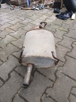 Vyfuk zadní tlumič - 3