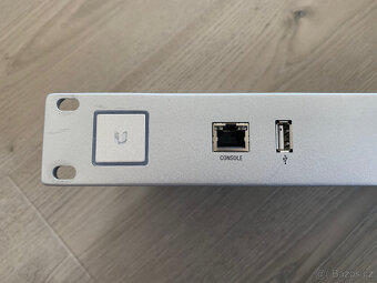 Ubiquiti UniFi Security Gateway Pro (USG-PRO-4) - 3