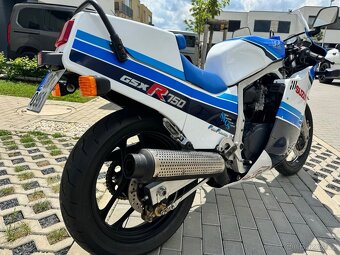 SUZUKI GSX 750 R - 3