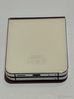 SAMSUNG Galaxy Z Flip5 - 3