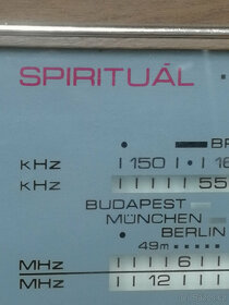 rádio,  foťák, stereo prohlížečka, budíky, světla, lampa - 3