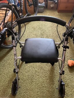 Prodej invalidního chodítka - 3