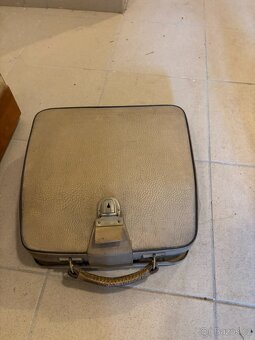 Psací stroj Consul - 3