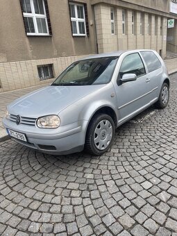 Volkswagen golf - 3