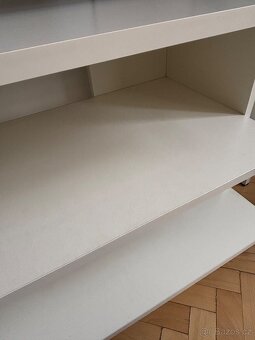 IKEA Bennu TV stolek na kolečkách - bílý - 3