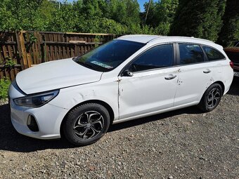 Hyundai i30 1.6 crdi r.v 2018 havarovane pojizdne - 3