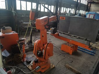 Průmyslový svářecí robot ABB IRB 2400/10 M94A - 3