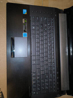 Notebooky - display s šasí a klávesnicí na ND - 3