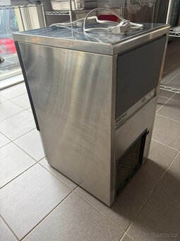 Výrobník ledu - Brema CB 249W - 3