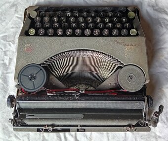 kufříkový psací stroj - 3