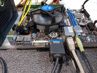 MSI H81M-P33 + i5-4460 + BOX Intel - 3