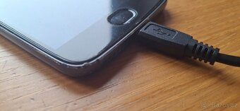 Motorola mobilní telefon - 3
