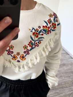 Bílá mikina H&M - 3
