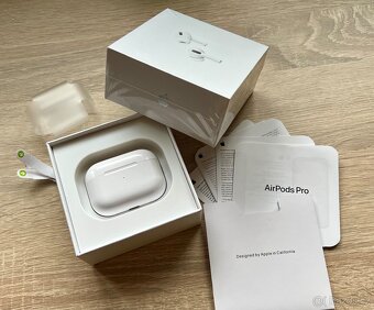 Apple AirPods Pro (2.generace)2022 MagSafe pouzdro s USB C. - 3
