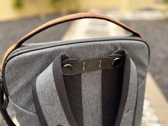 Peak Design Everyday Backpack V2 30l - barva Charcoal - 3