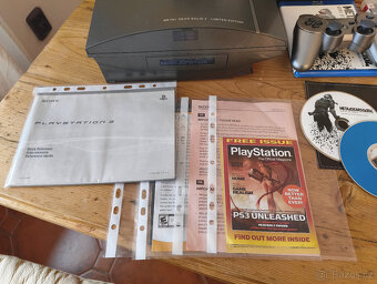 PlayStation 3 MGS4 Limited Edition (2008) - 3