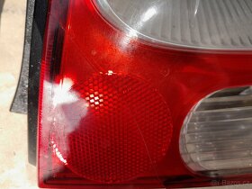 Zadní světlo Renault Twingo II 8200387888. - 3