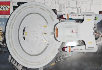 F-Toys Enterprise NCC1701D - 3